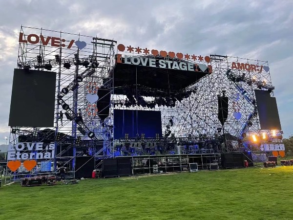 2021東臺草莓音樂節舞臺燈光租賃案例