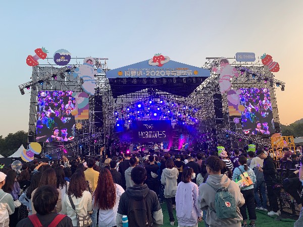 2020年杭州草莓音樂節舞臺燈光設備租賃成功案例