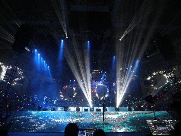 燈光租賃效果要好離不開專業燈光師