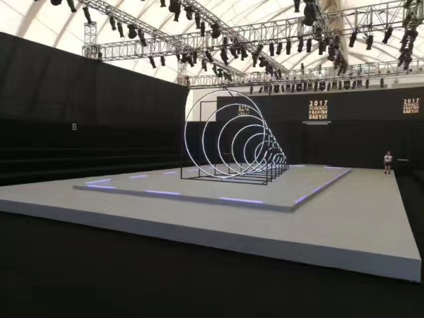 鑫禾舞美提供什么服務，用戶評價怎么樣？