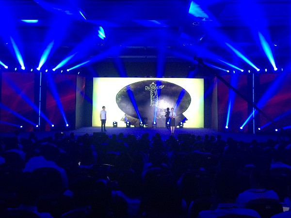 元旦跨年晚會(huì)舞臺(tái)燈光租賃服務(wù)