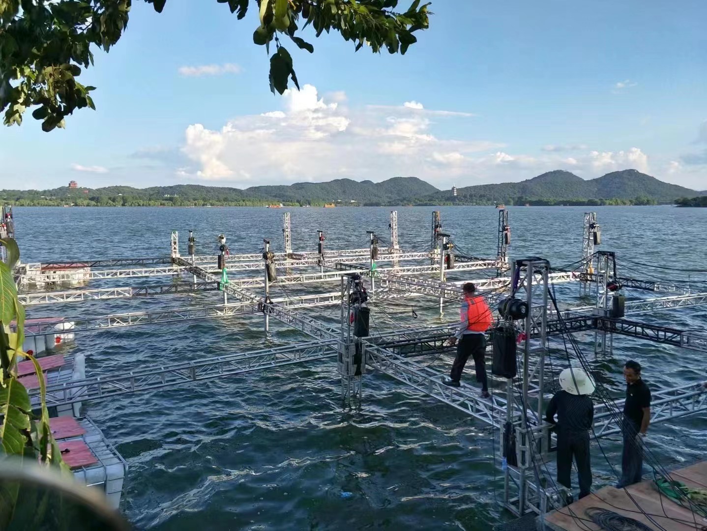 中秋茶話會匯演寧波舞臺燈光租賃成功案例